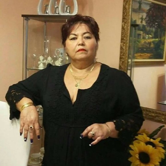 Meet your Posher, Emilia - Picture 1 of 1